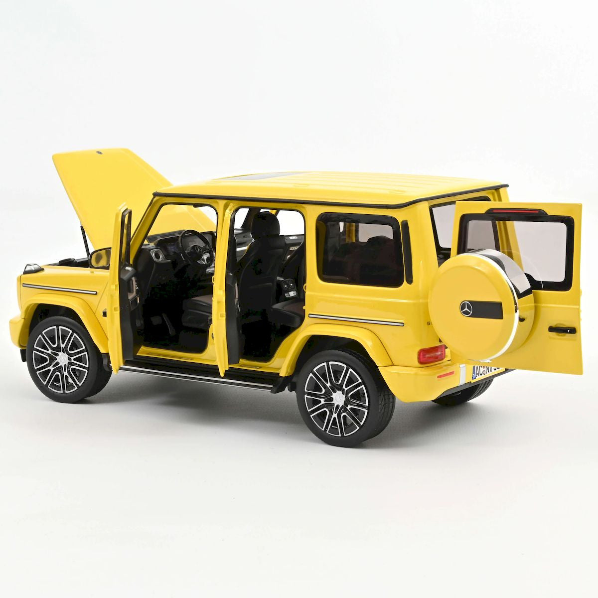 *Precomanda Macheta auto Mercedes-Benz G-Class 2024 Sun Yellow  1:18 Norev