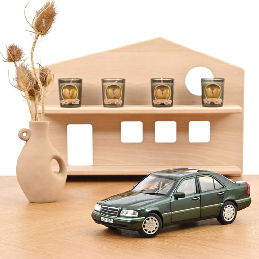 *Precomanda Macheta auto Mercedes-Benz C-Class 1993 Malachit Green 1:18 Norev