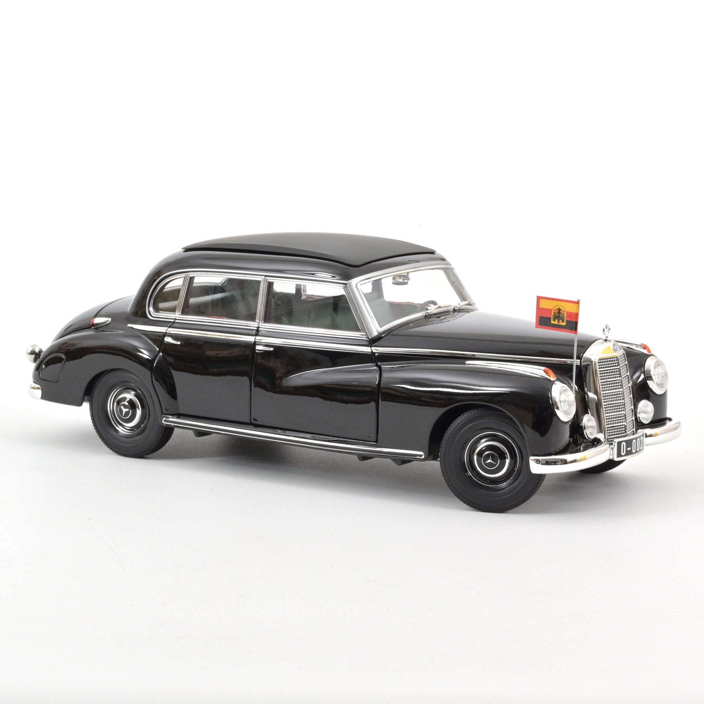 Macheta auto Mercedes-Benz 300 Konrad Adenauer (1955 ) 1:18 Norev