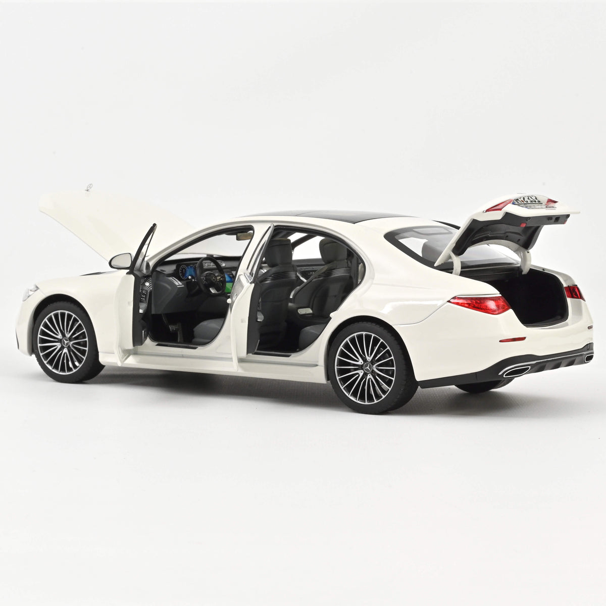Macheta auto Mercedes-Benz S-Class AMG-Line 2021 White 1:18 Norev