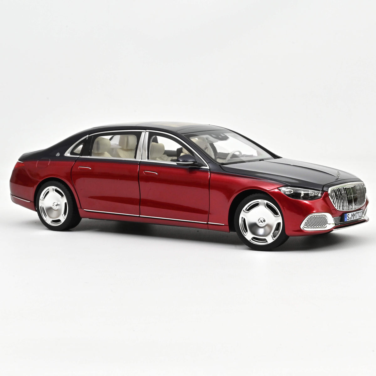 Macheta auto Mercedes-Maybach S 680 4MATIC 2021 Nautical Blue/Patagonia Red 1:18 Norev