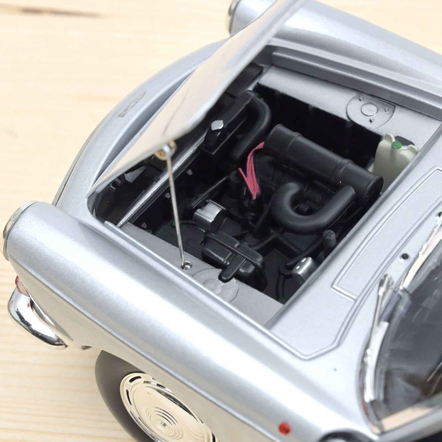 Macheta auto Peugeot 404 Cabriolet (1967) 1:18 Norev