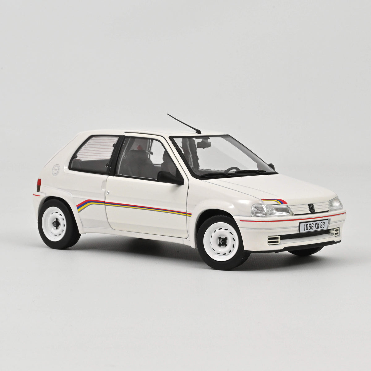 Macheta auto Peugeot 106 Rallye 1.3 1993 White 1:18 Norev