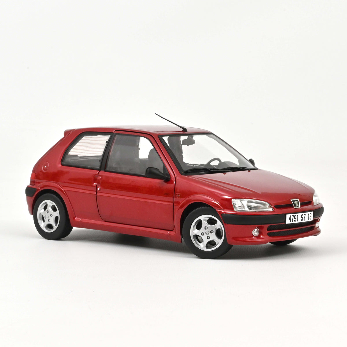 Macheta auto Peugeot 106 S16 1998 Diablo Red 1:18 Norev