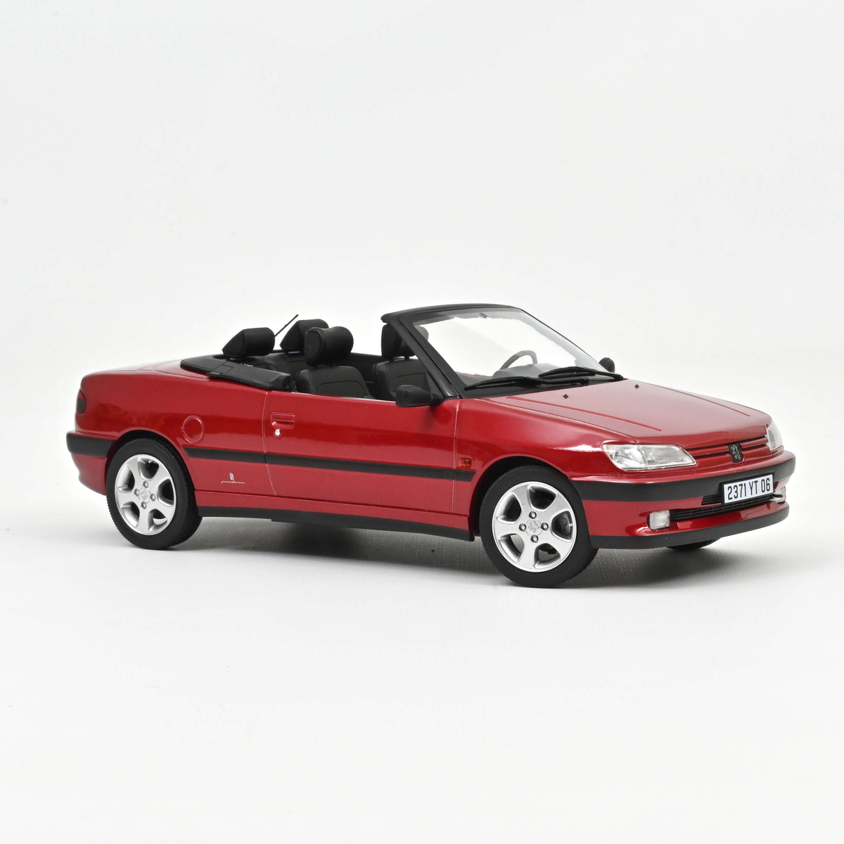 Macheta auto Peugeot 306 Cabriolet 1994 Diablo Red  1:18 Norev