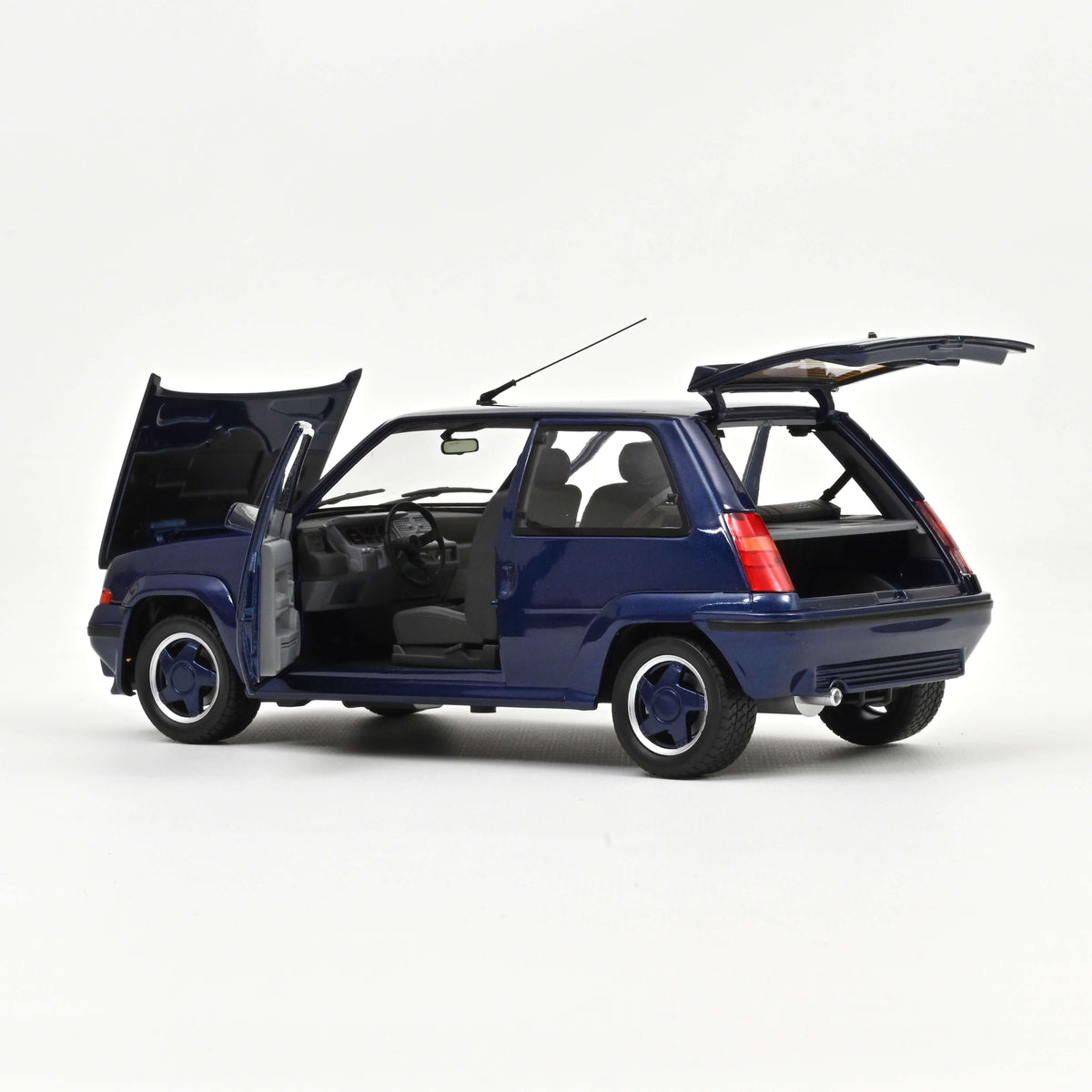 Macheta auto Renault Supercinq GT Turbo 1989 Alain Oreille 1:18 Norev