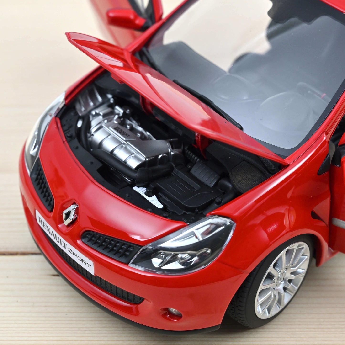 Macheta auto Renault Clio RS (2006) 1:18 Norev