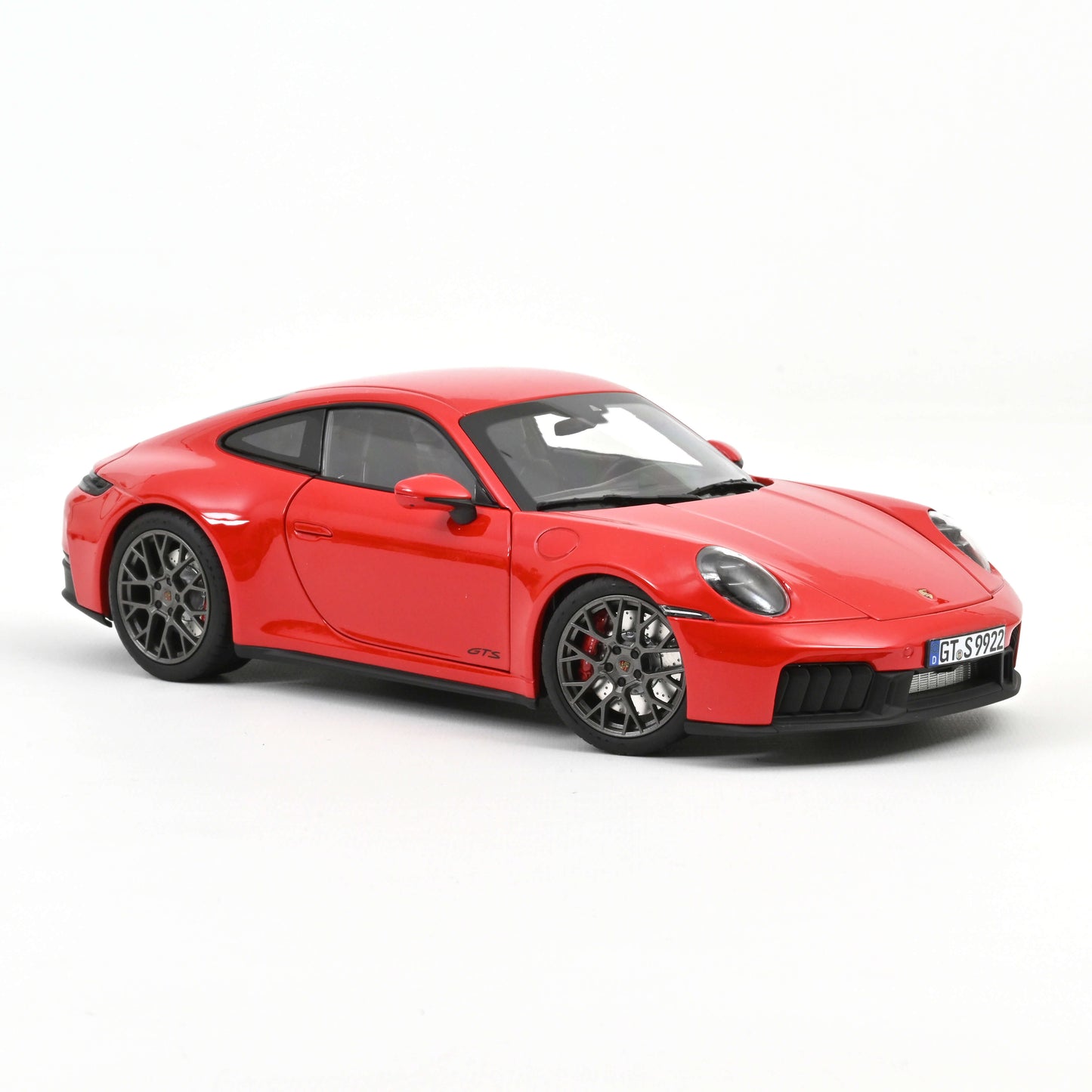 *Precomanda Macheta auto Porsche 911 Carrera 4 GTS 2025 Guards Red  1:18 Norev