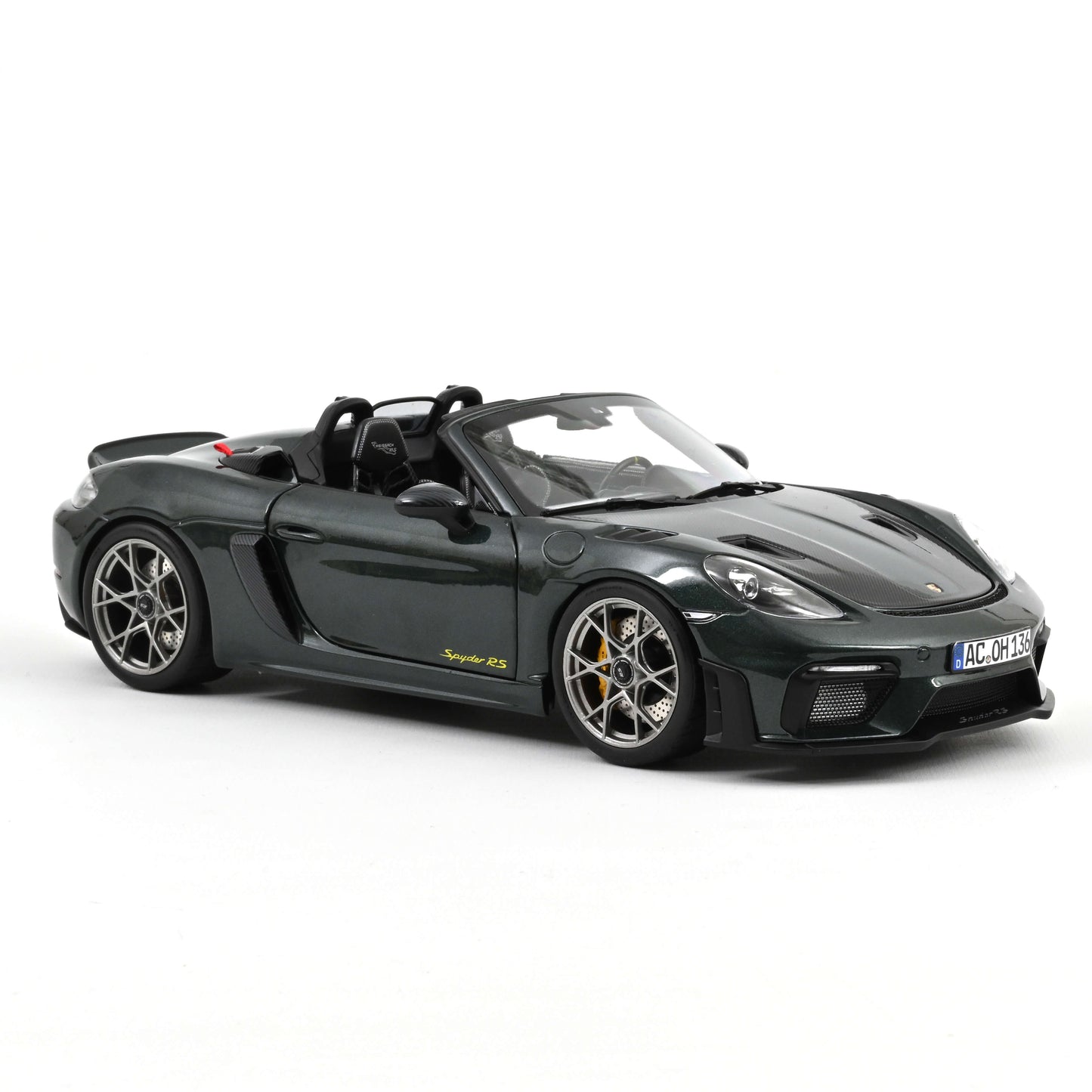 *Pre-order Model car Porsche 718 Spyder RS ​​w/Weissach Pack, Forest Green, 2023 1:18 Norev