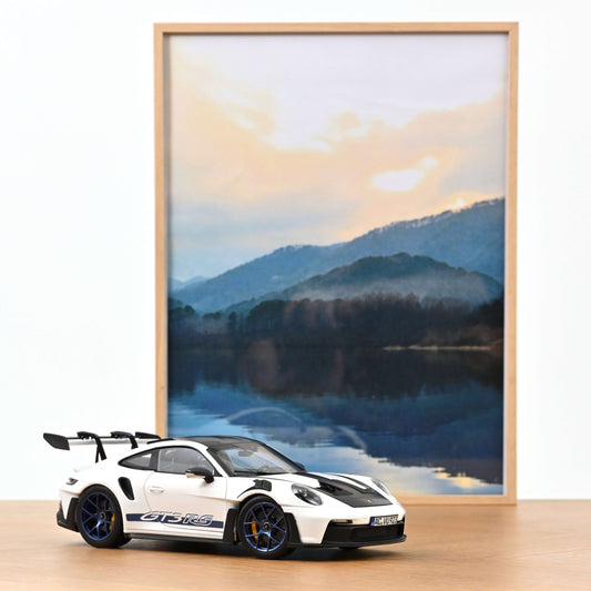 Macheta auto Porsche 911 GT3 RS (2022) 1:18 Norev