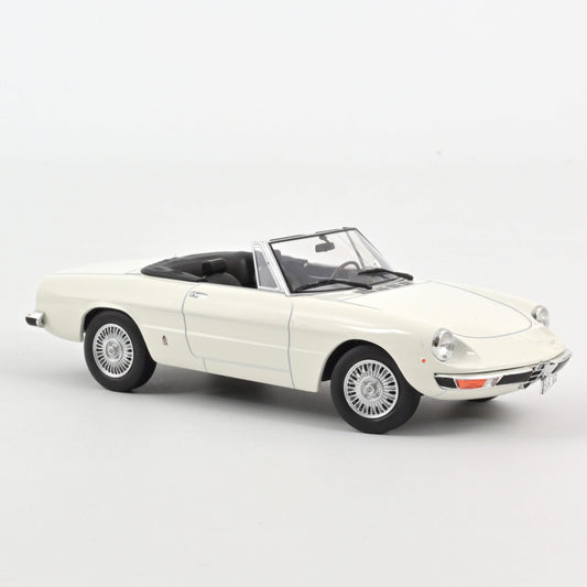 Macheta auto Alfa Romeo 2000 Spider (1978) 1:18 Norev