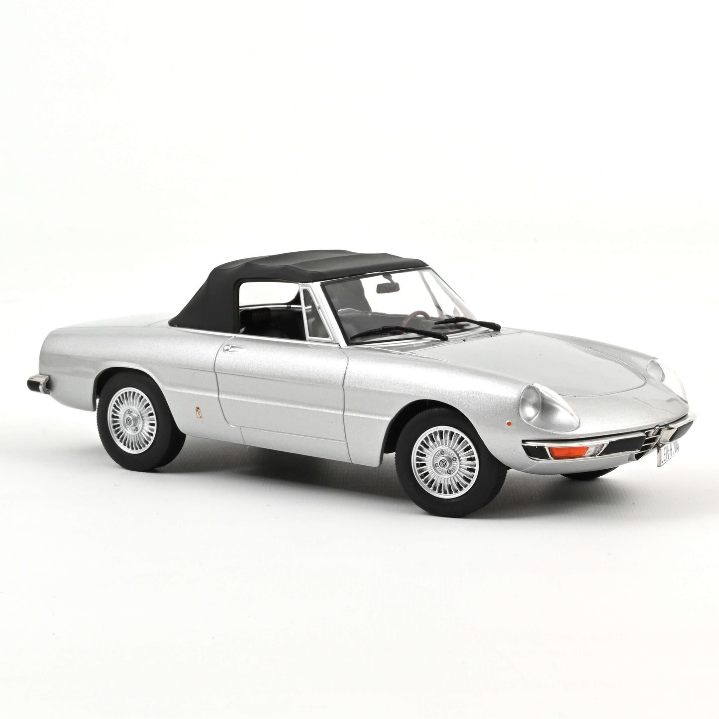 *Pre-order Alfa Romeo 2000 Spider, Silver Grey Metallic, 1973 1:18 Norev model car