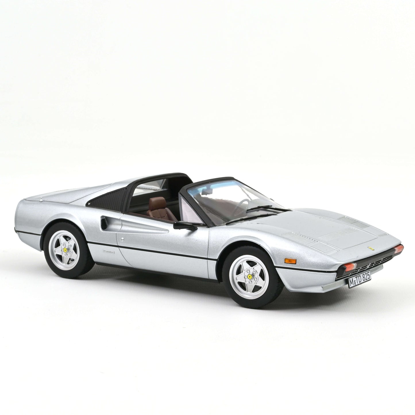 Macheta auto Ferrari 308 GTS, Silver, 1982 1:18 Norev