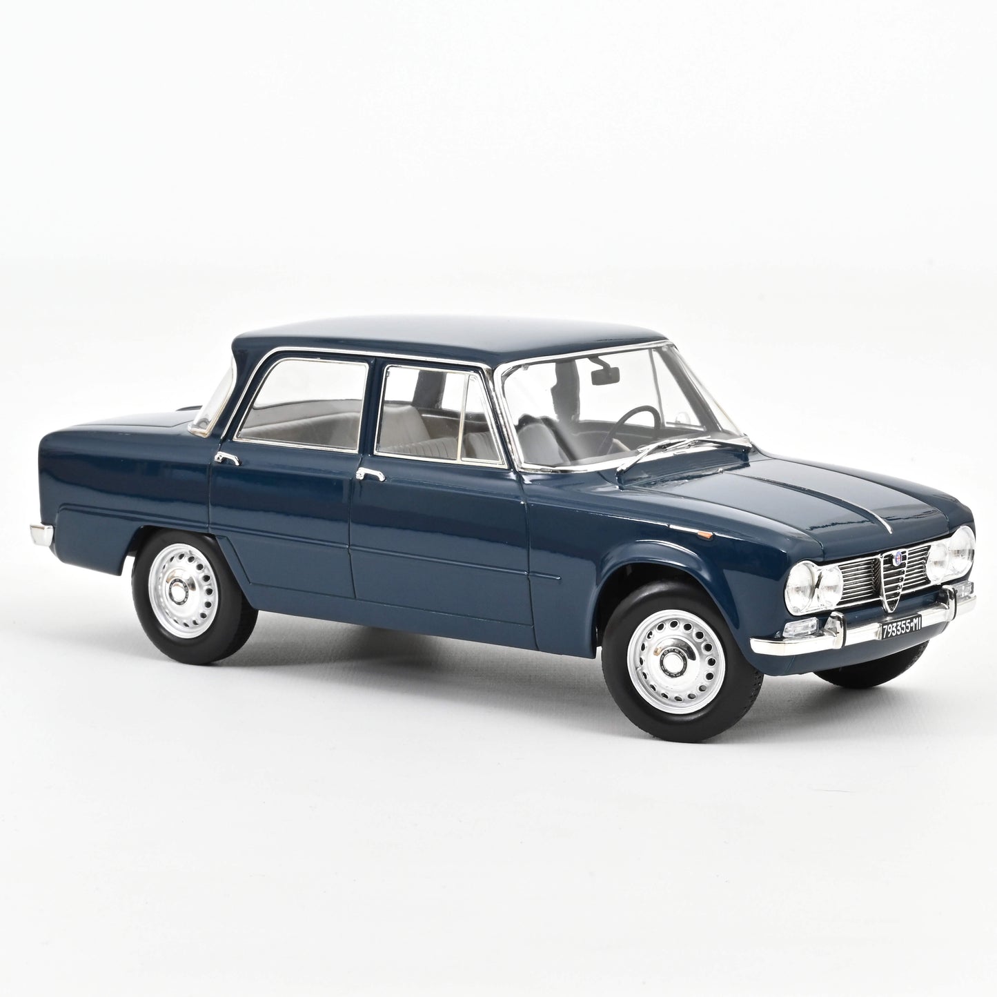 Macheta auto Alfa Romeo Giulia TI (1964) 1:18 Norev