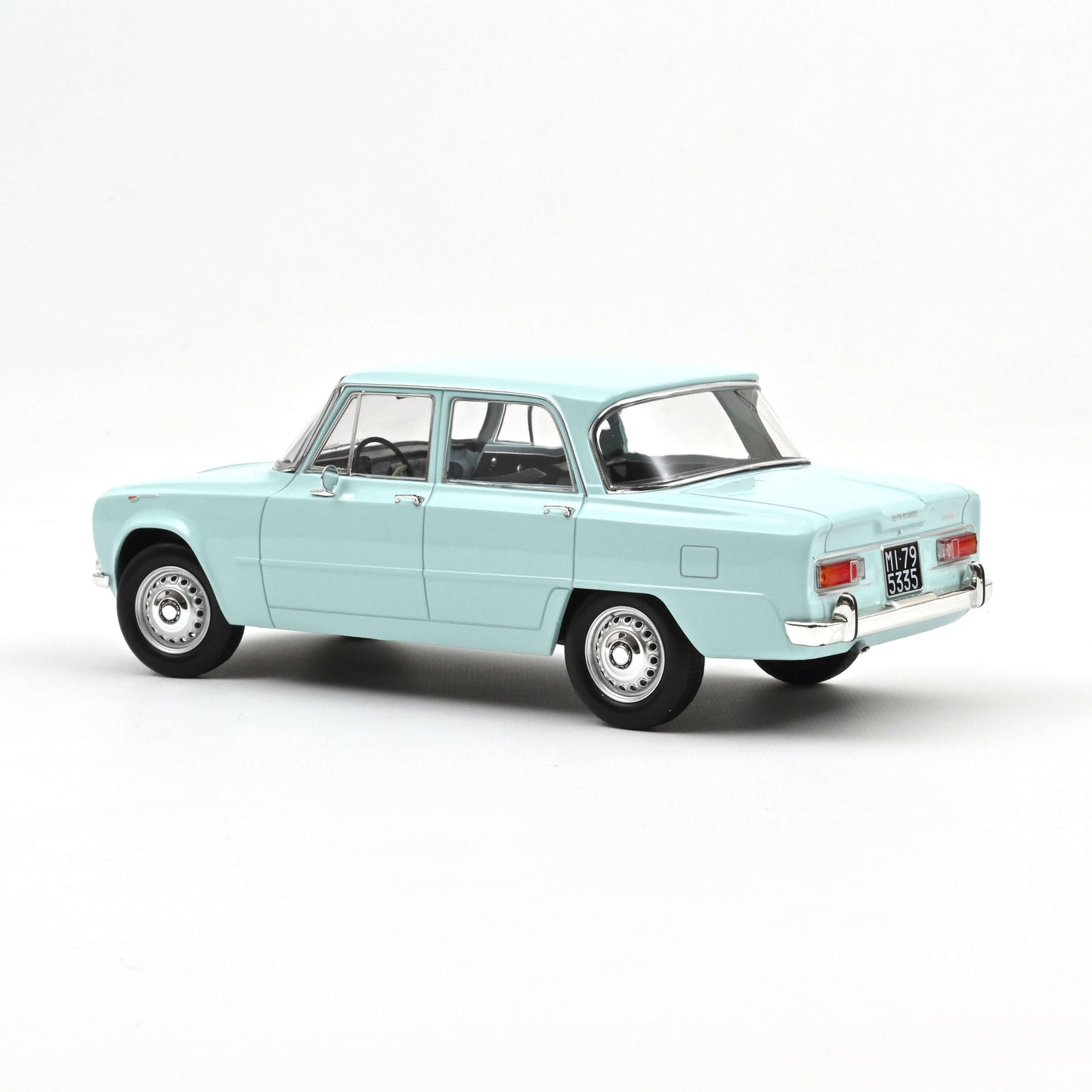 Macheta auto Alfa Romeo Giulia TI, Sky Blue, 1964 1:18 Norev