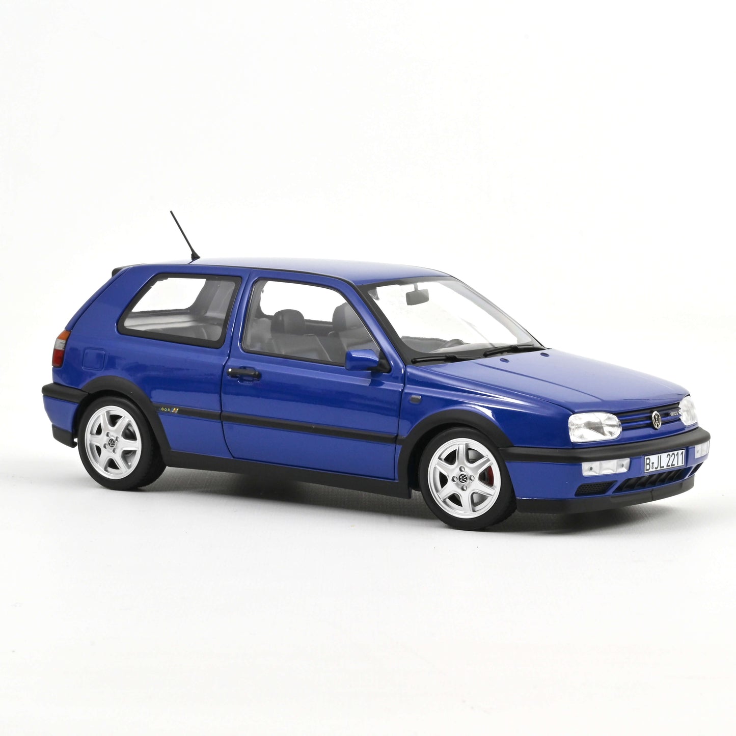 *Precomanda Macheta auto Volkswagen Golf GTI Color Concept 1994 Jazz Blue 1:18 Norev