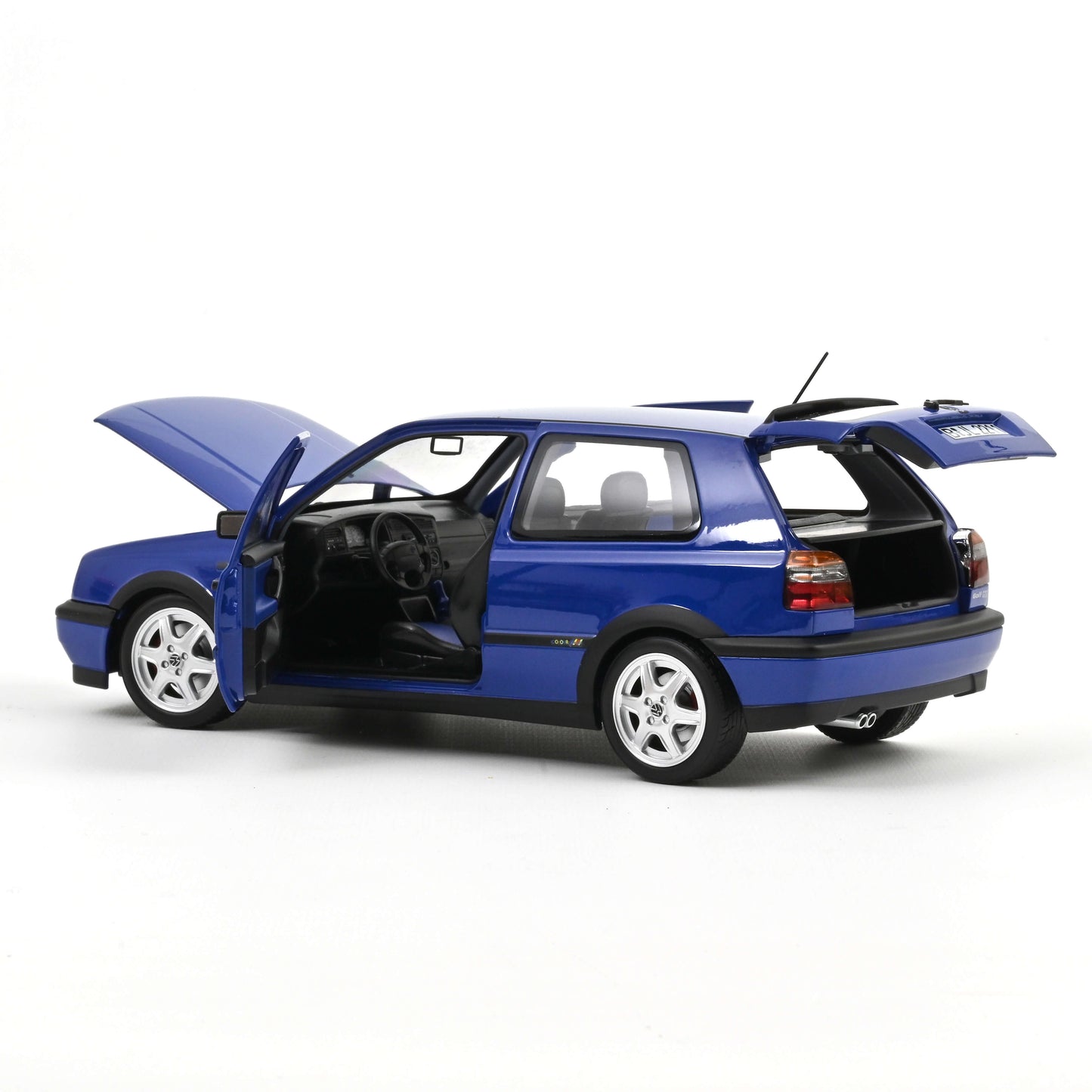 *Precomanda Macheta auto Volkswagen Golf GTI Color Concept 1994 Jazz Blue 1:18 Norev