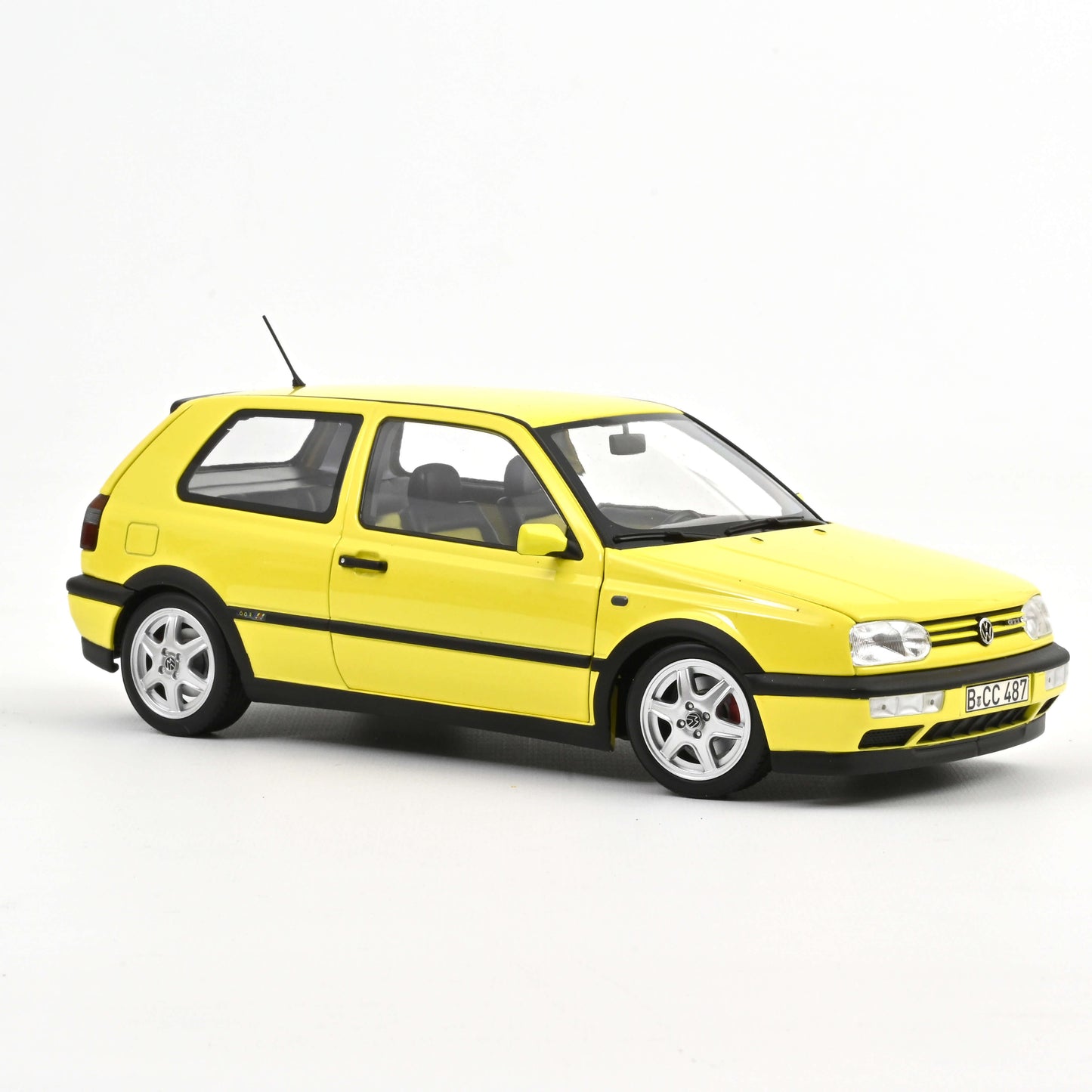 *Precomanda Macheta auto Volkswagen Golf GTI Color Concept 1994 Yellow 1:18 Norev