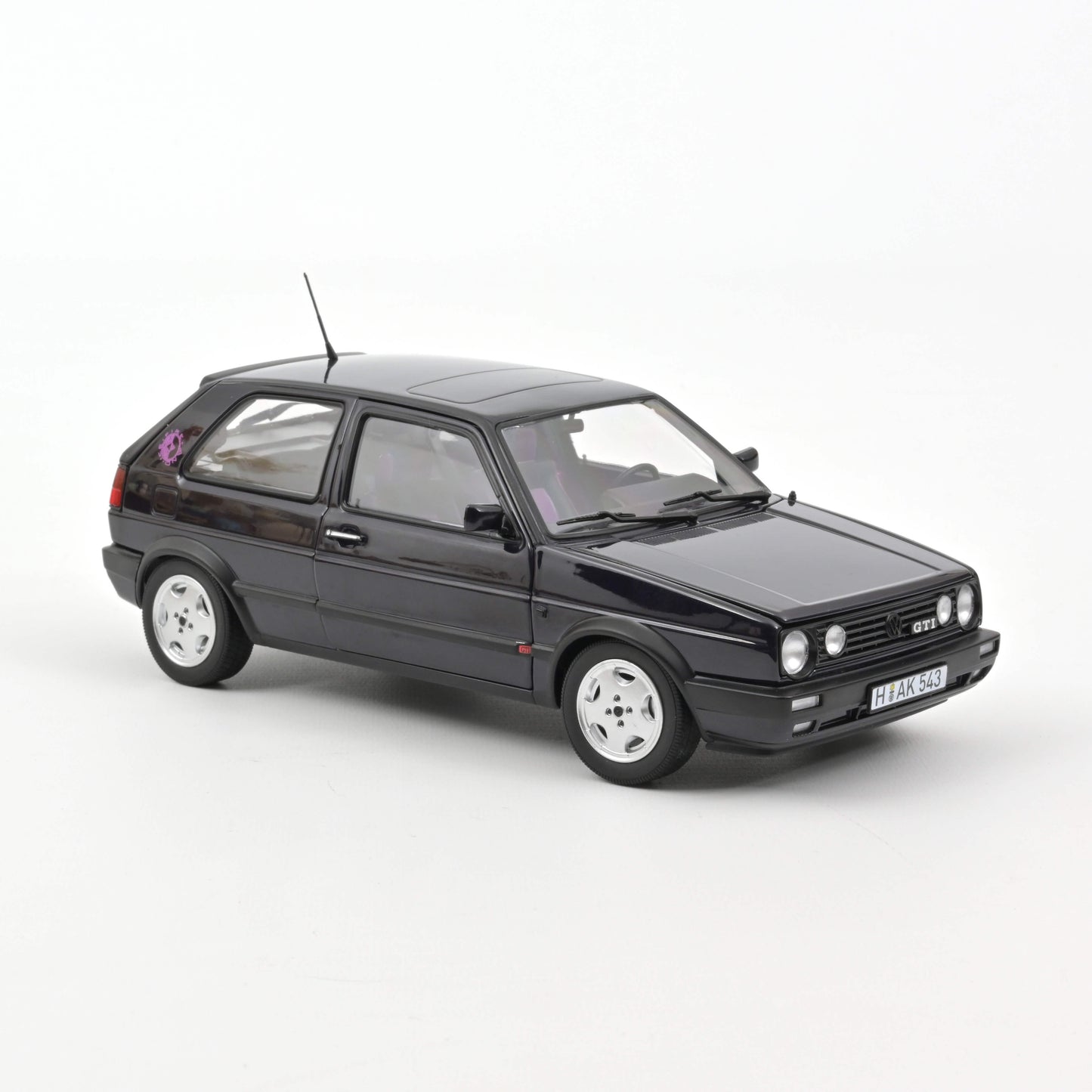 Macheta auto Volkswagen Golf GTI Fire and Ice (1991) 1:18 Norev