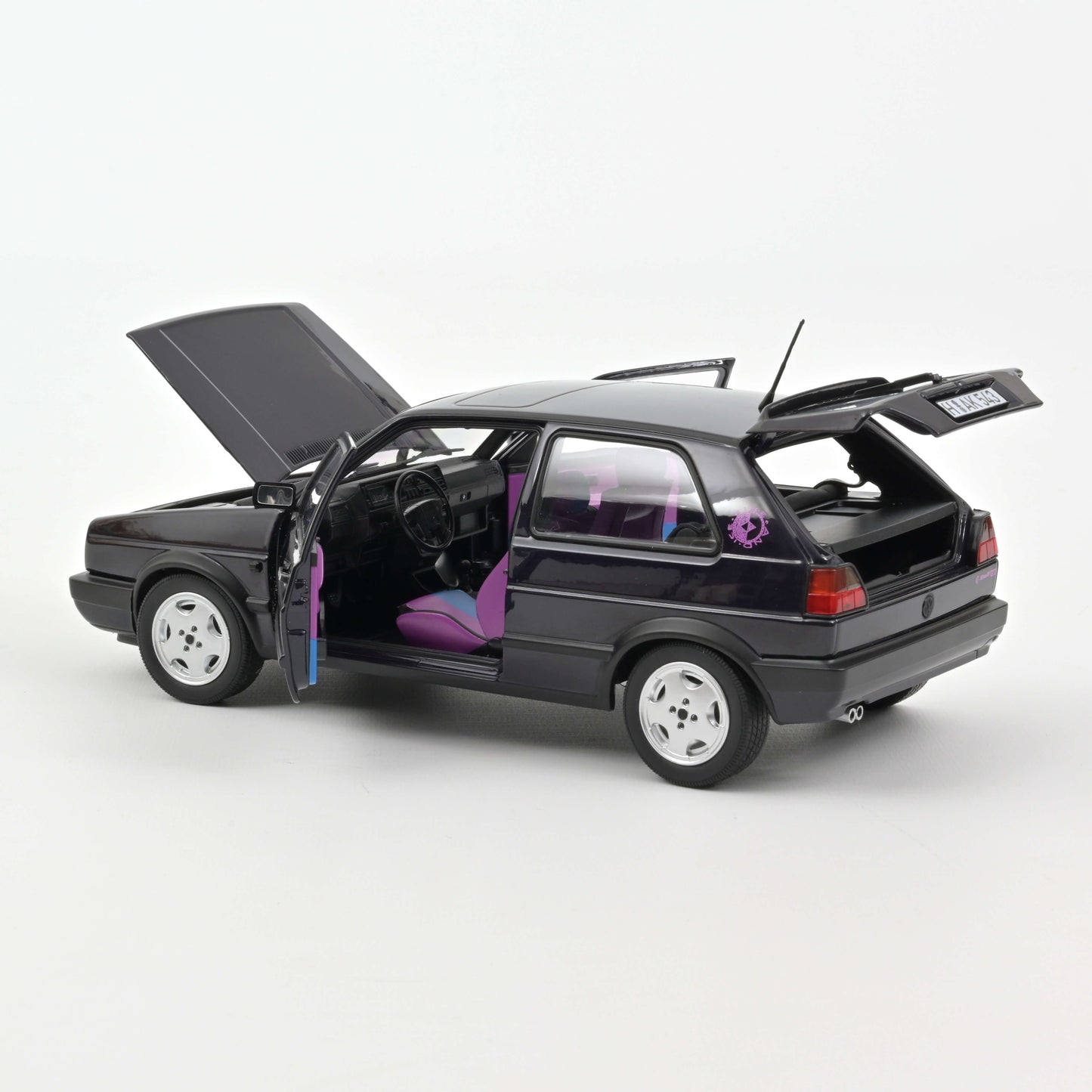 Macheta auto Volkswagen Golf GTI Fire and Ice (1991) 1:18 Norev