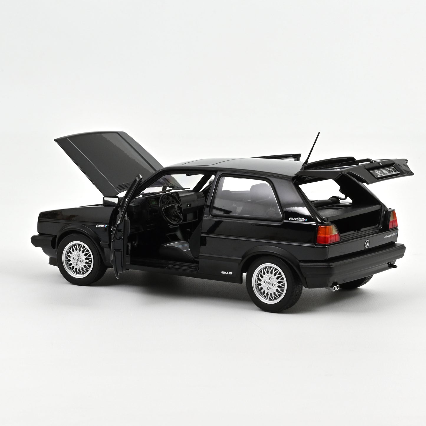 Macheta auto Volkswagen Golf GTI Match (1989) 1:18 Norev