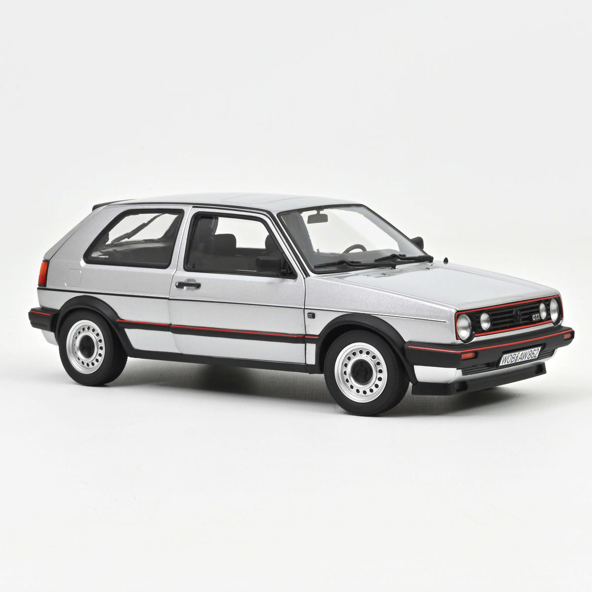 Macheta auto Volkswagen Golf GTI 1989 Diamond Silver  1:18 Norev