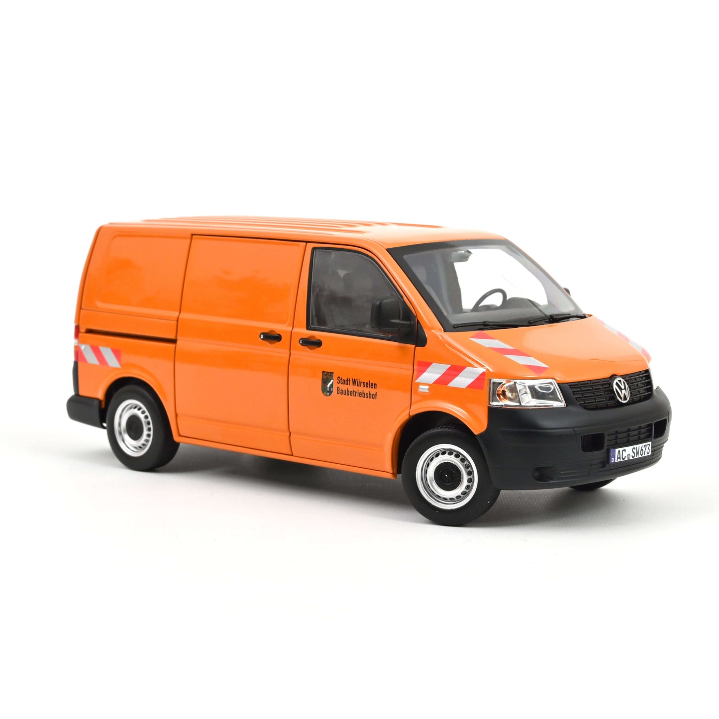 Macheta auto  Volkswagen Transporter 2003 Communal Vehicle  1:18 Norev