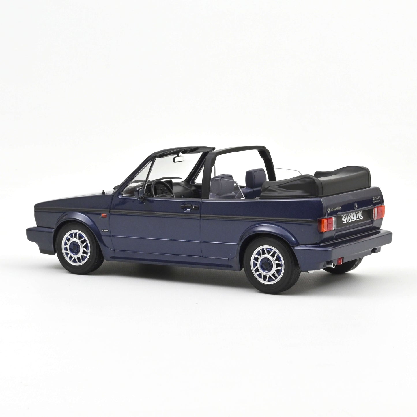 Macheta auto Volkswagen Golf Cabriolet Quartett, Inca Blue, 1992 1:18 Norev