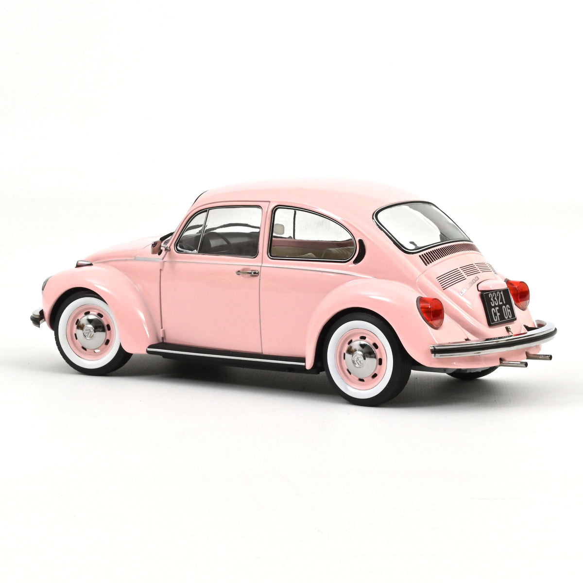 Macheta auto Volkswagen 1303 1973 Pastel Pink 1:18 Norev