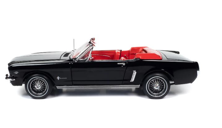 Ford Mustang Convertible (1964.5) model car 1:18 AutoWorld