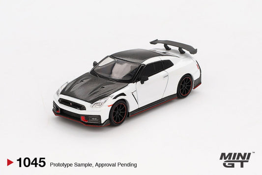 Macheta auto Nissan GT-R (35) Nismo, Brilliant White Pearl, 2024 (LHD) 1:64 MIniGT