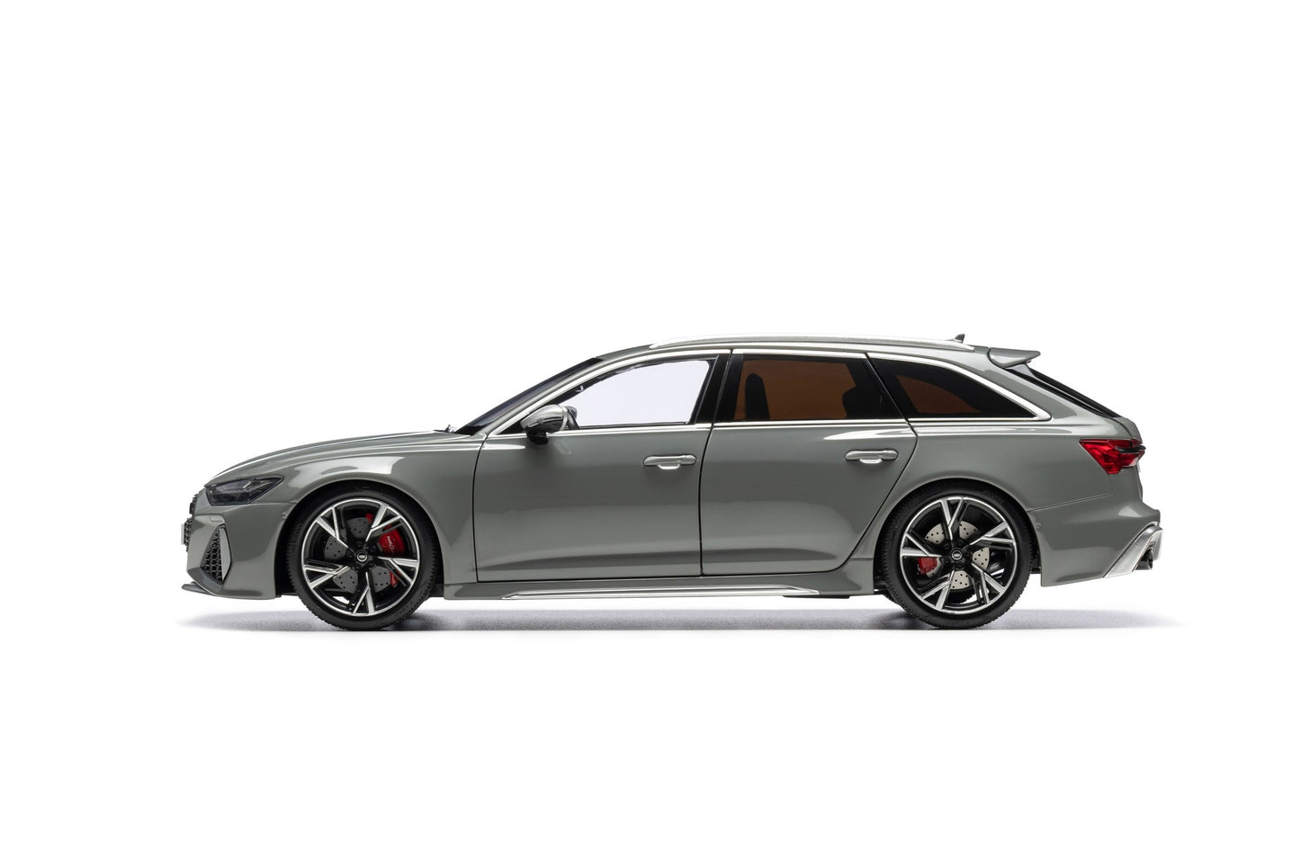 Macheta auto Audi RS6 Avant (2021) 1:18 NZG/Kengfai