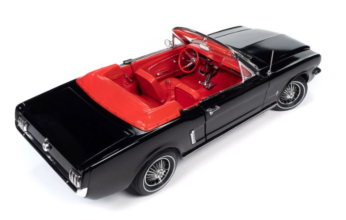 Ford Mustang Convertible (1964.5) model car 1:18 AutoWorld