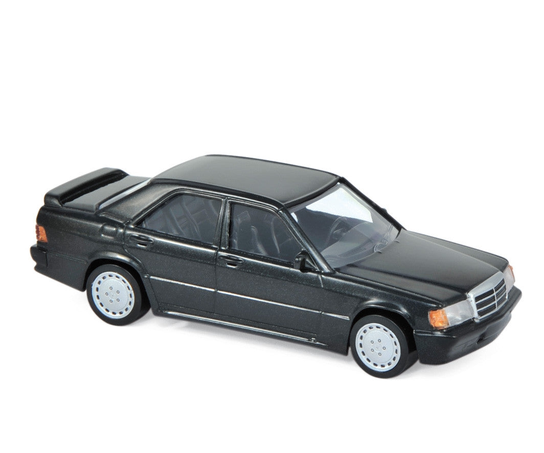 Macheta auto Mercedes-Benz 190 2.3 - 16 1984  1:43 Norev