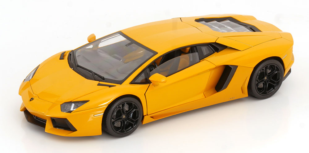 Macheta auto Lamborghini Aventador LP700-4 (2011) 1:18 Welly