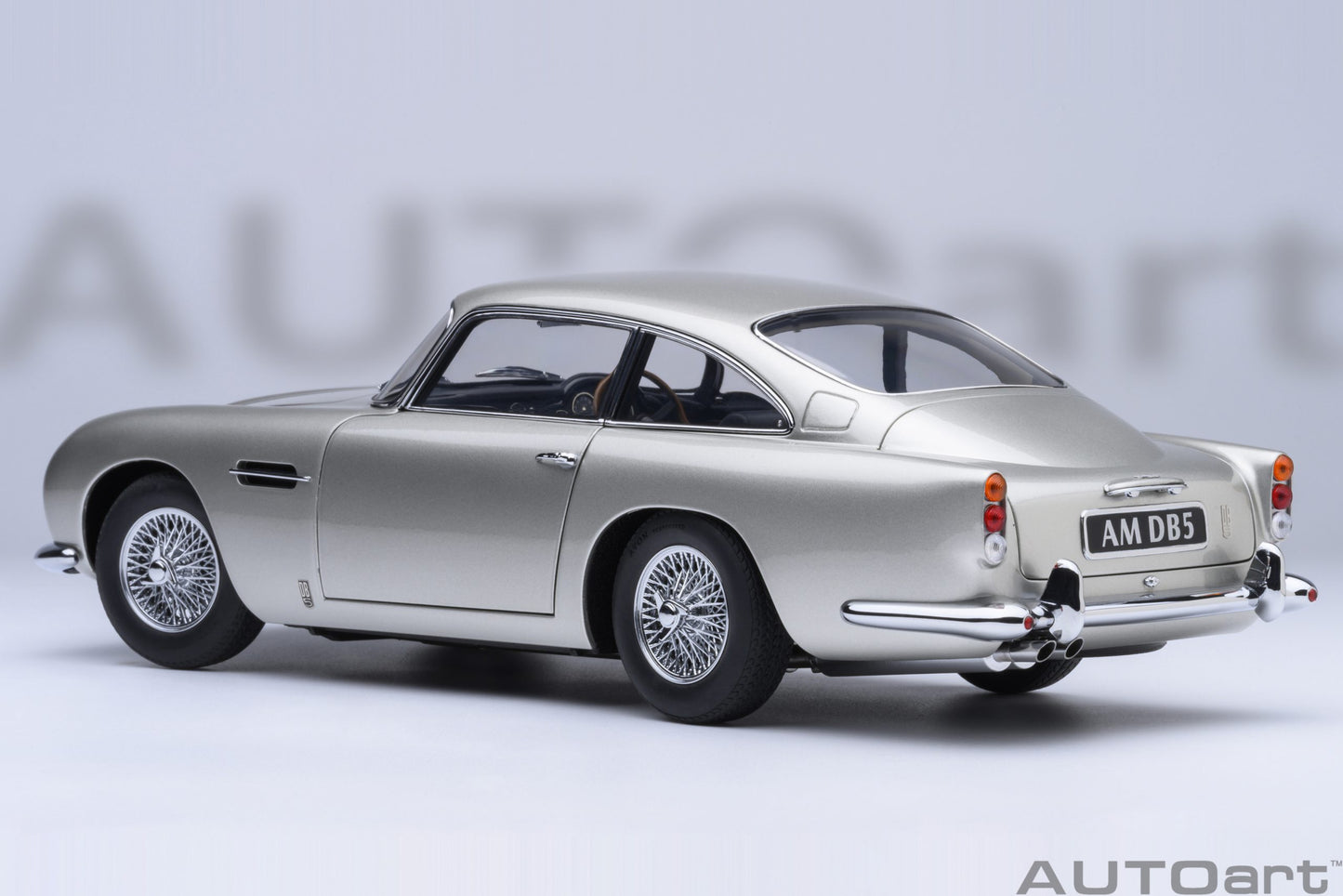 Aston Martin DB5 1973 model car 1:18 AutoArt