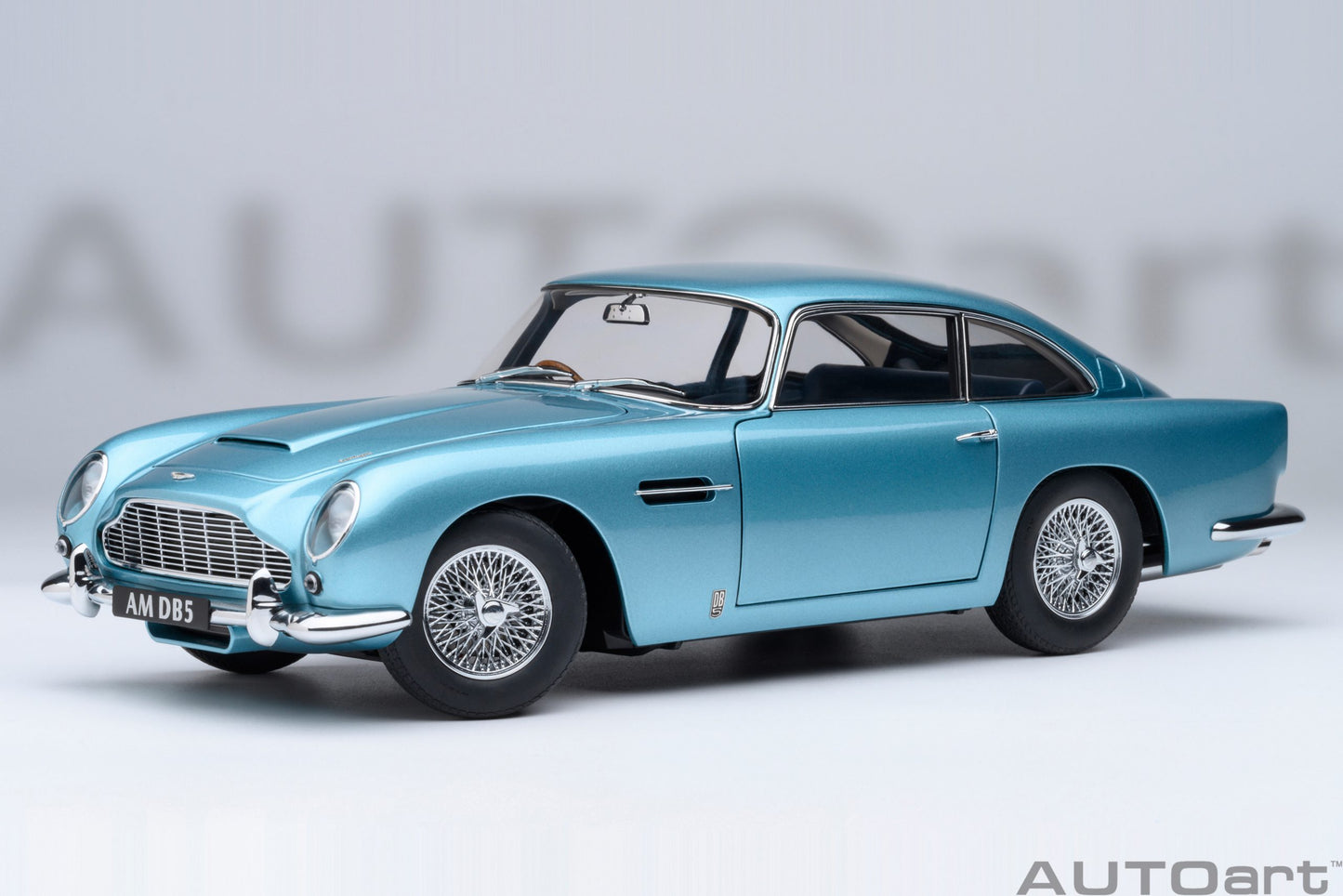 Aston Martin DB5 1973 model car 1:18 AutoArt