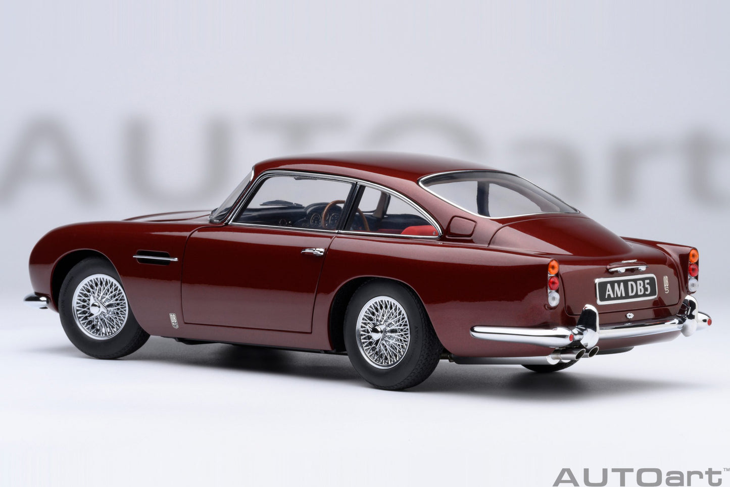 Aston Martin DB5 1973 model car 1:18 AutoArt