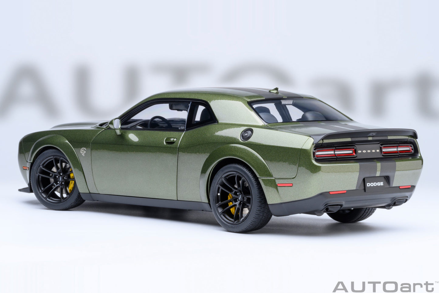 *Precomanda Macheta auto Dodge Challenger SRT Jailbreak 2022 (F8 Green) 1:18 AutoArt