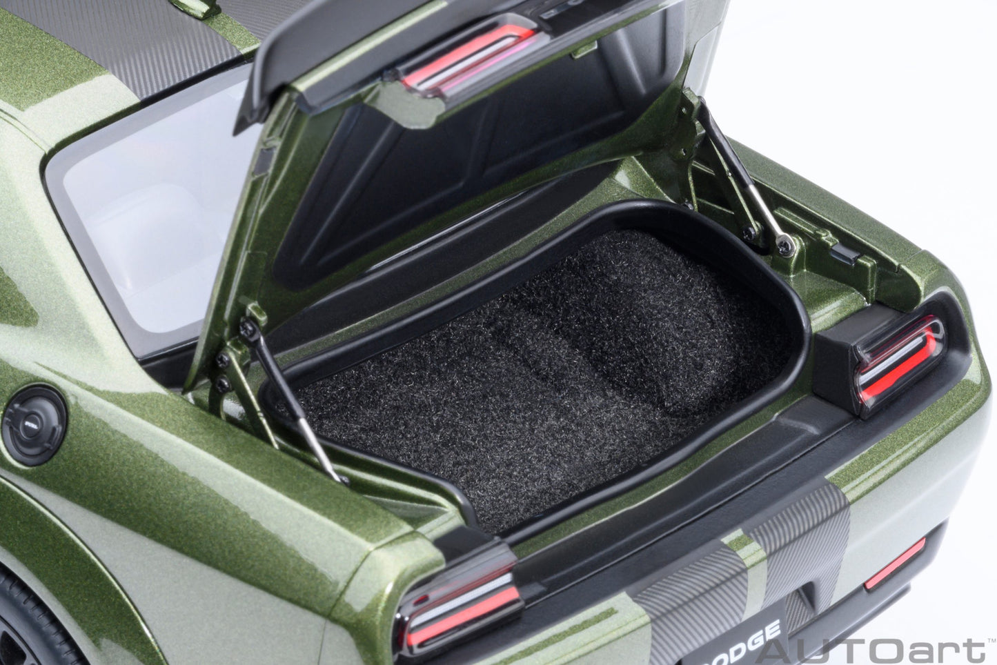 *Precomanda Macheta auto Dodge Challenger SRT Jailbreak 2022 (F8 Green) 1:18 AutoArt