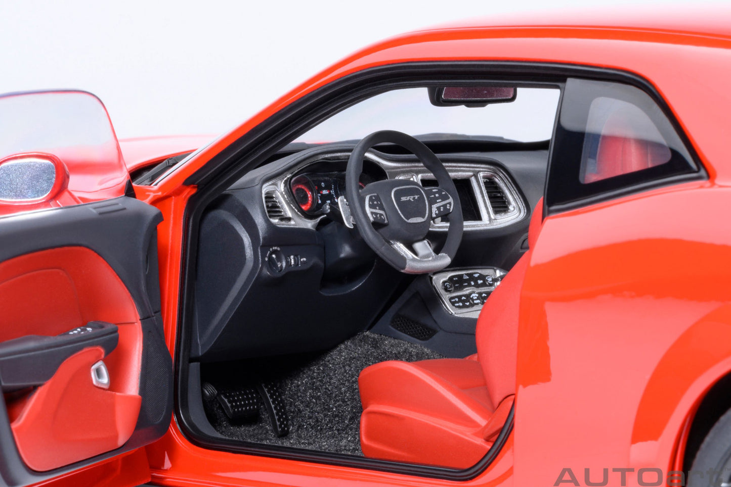 *Pre-order Dodge Challenger SRT Jailbreak 2022 (TorRed) 1:18 AutoArt model car