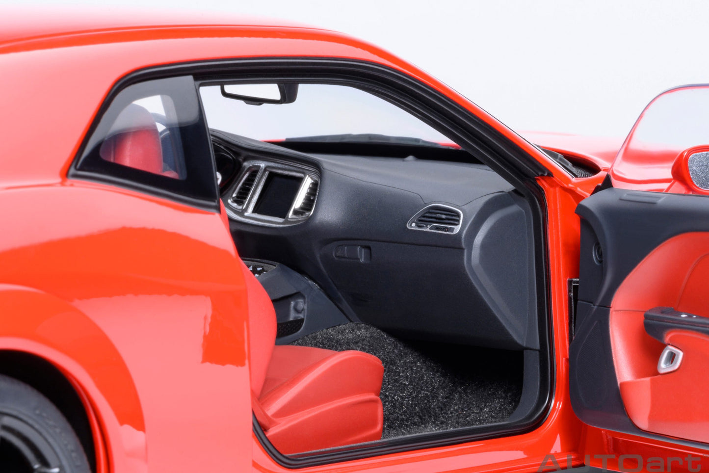 *Pre-order Dodge Challenger SRT Jailbreak 2022 (TorRed) 1:18 AutoArt model car