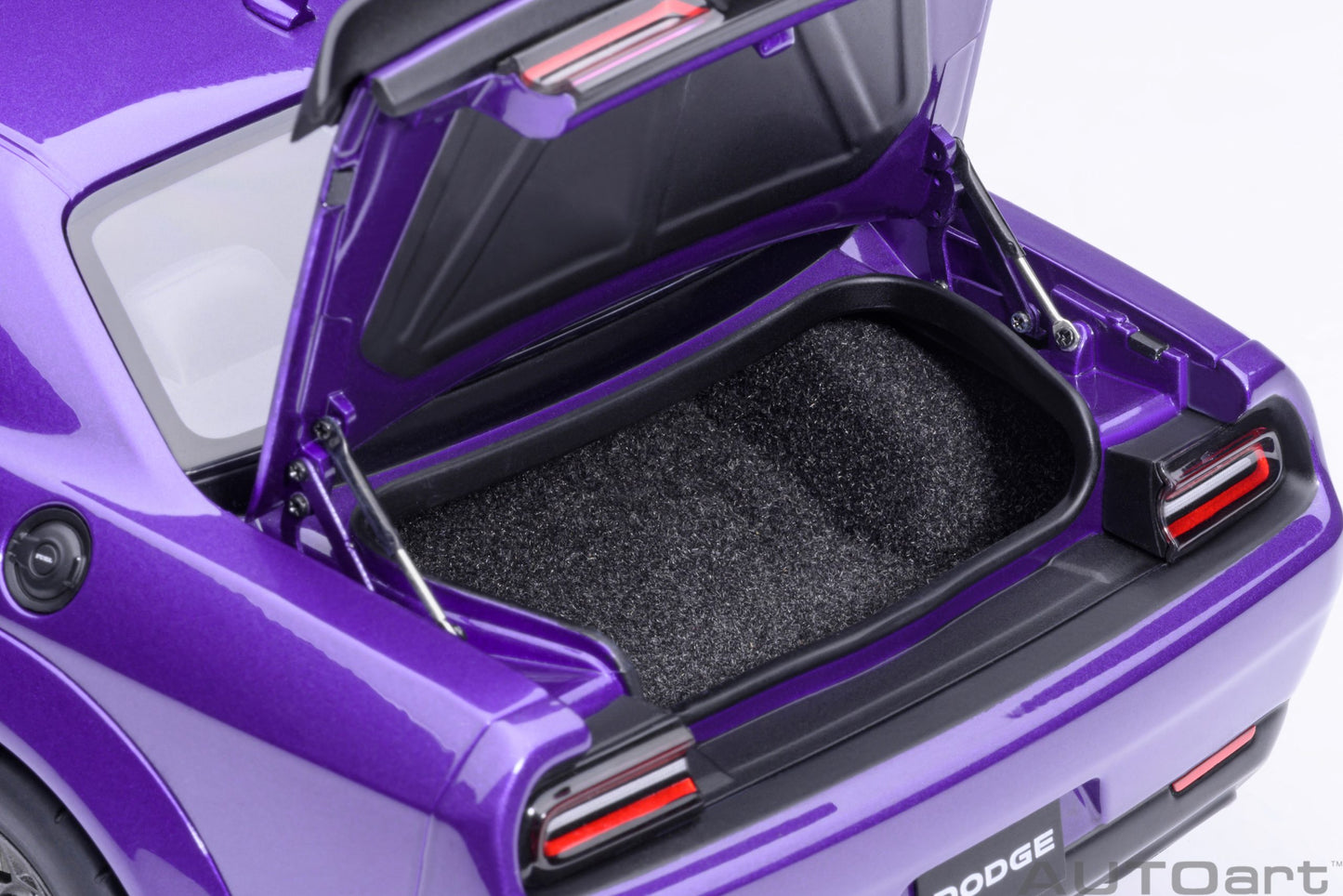 *Precomanda Macheta auto Dodge Challenger SRT Superstock 2023 (Plum Crazy) 1:18 AutoArt