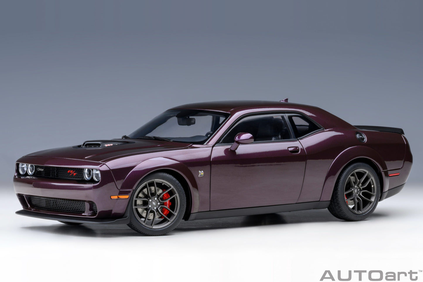 Macheta auto Dodge Challenger RT Scat Pack Shaker Widebody (Hellraisin) (2022) 1:18 AutoArt