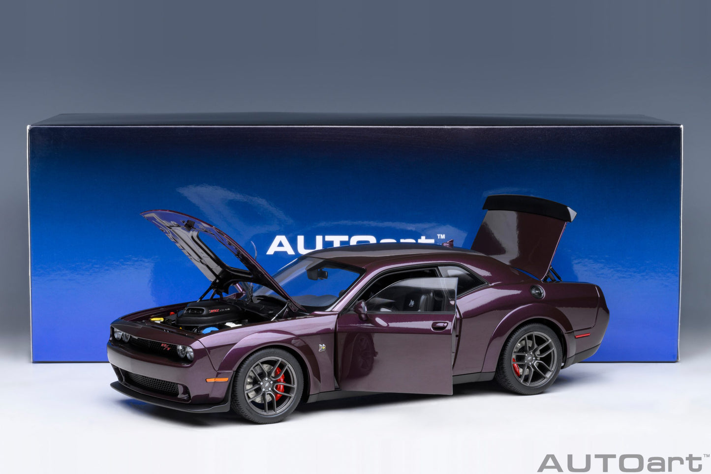 Macheta auto Dodge Challenger RT Scat Pack Shaker Widebody (Hellraisin) (2022) 1:18 AutoArt