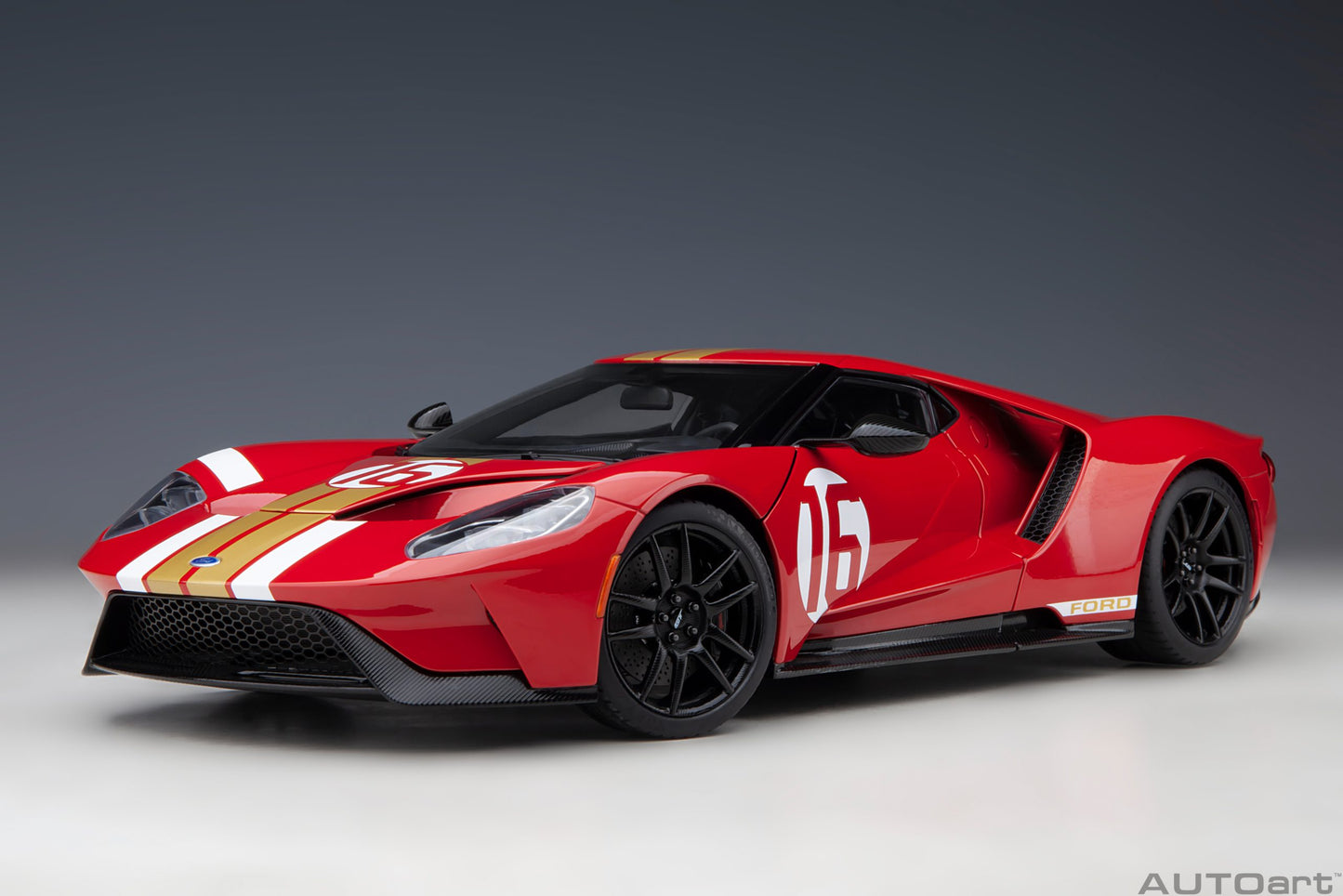 Macheta auto Ford GT 2022 Alan Mann Heritage Edition (Alan Mann Red) (2022) 1:18 AutoArt