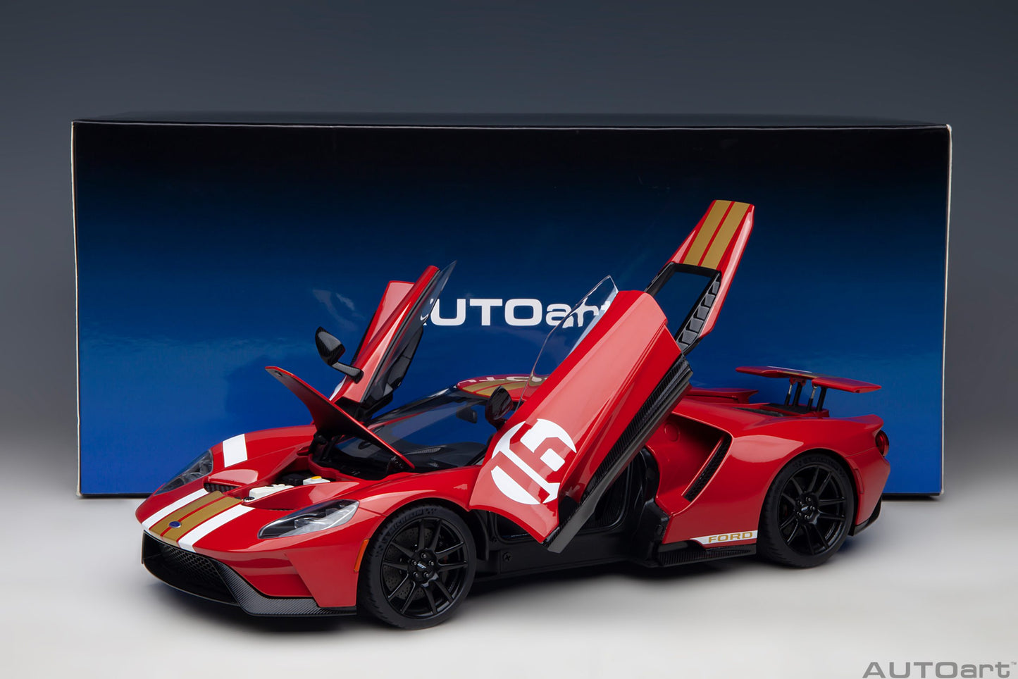 Macheta auto Ford GT 2022 Alan Mann Heritage Edition (Alan Mann Red) (2022) 1:18 AutoArt