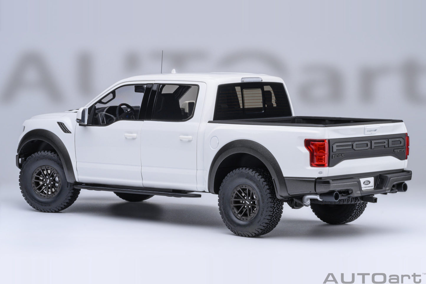 *Precomanda Macheta auto Ford F-150 Raptor Supercrew 2019 (Oxford White) 1:18 AutoArt