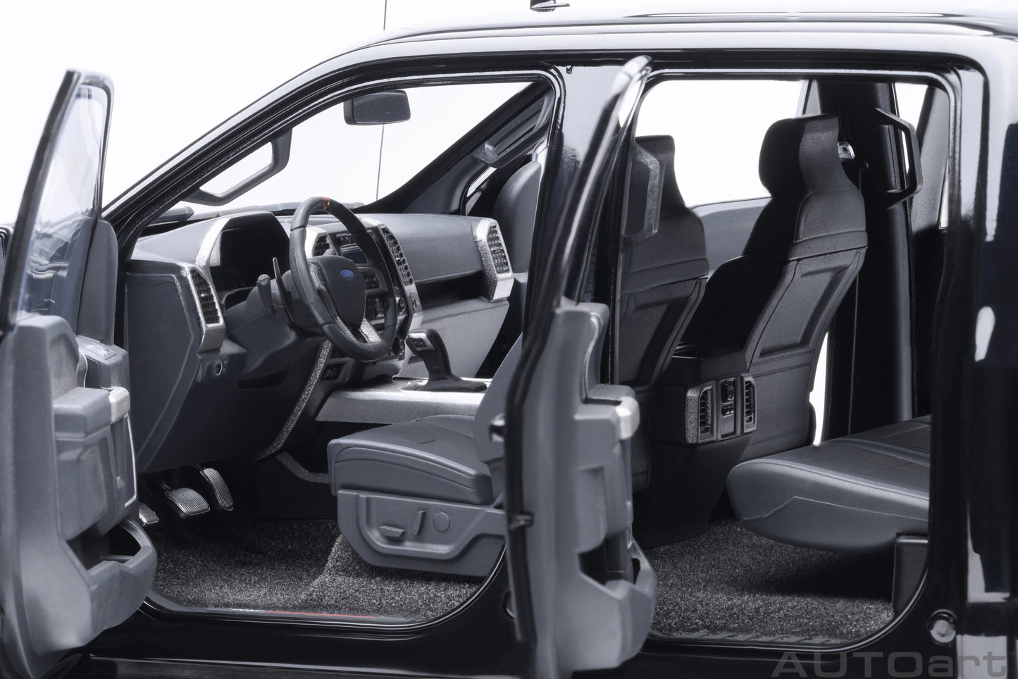 *Precomanda Macheta auto Ford F-150 Raptor Supercrew 2019 (Agate Black) 1:18 AutoArt