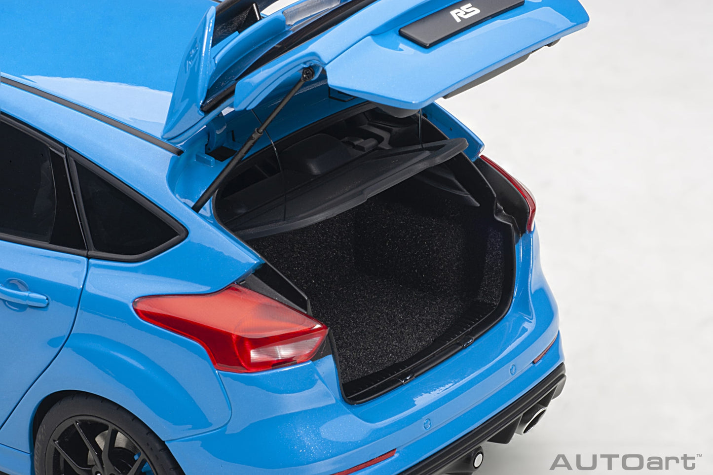 Macheta auto Ford Focus RS (2016) 1:18 AutoArt